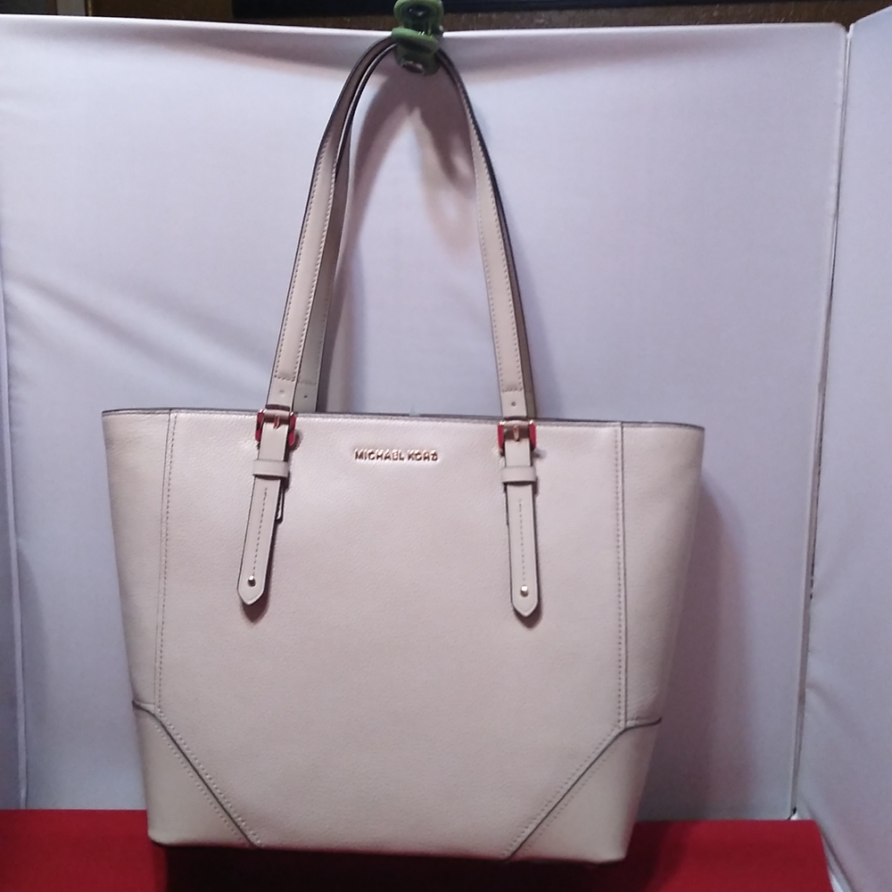 Aria Light Beige Sand Beige Leather Tote